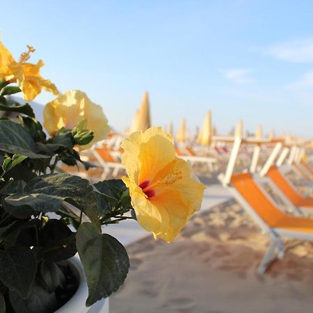 Hotel Villa Lieta Rimini Esterno foto