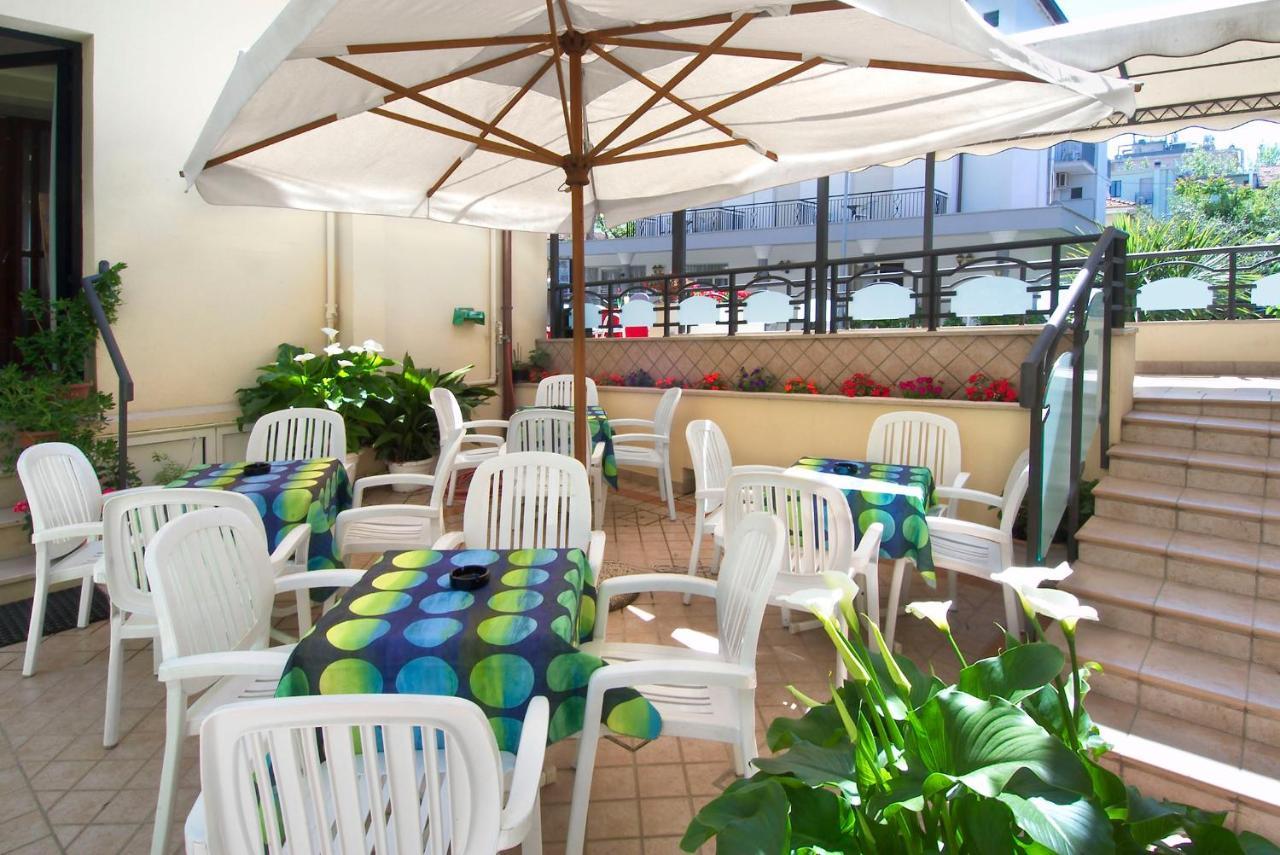 Hotel Villa Lieta Rimini Esterno foto