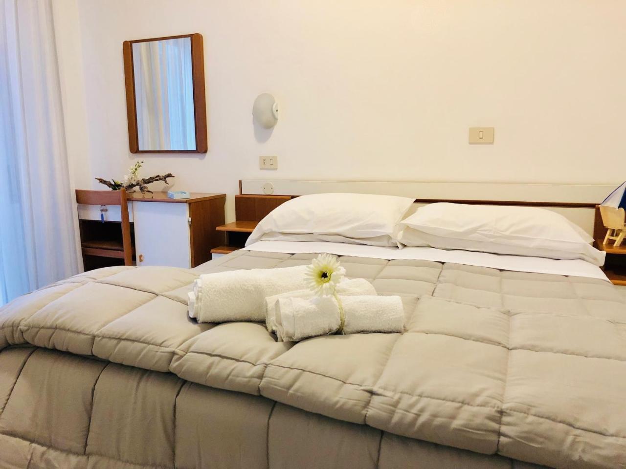 Hotel Villa Lieta Rimini Esterno foto