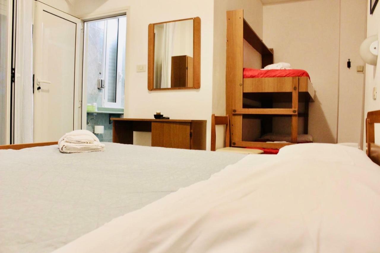 Hotel Villa Lieta Rimini Esterno foto